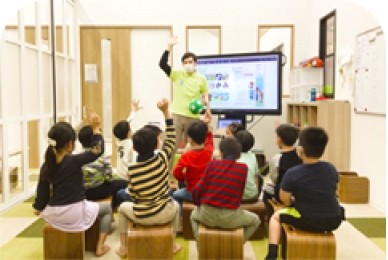 オールイングリッシュの実践的環境で生きた英語を学ぶ