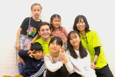 ネイティブ&バイリンガルのダブル体制